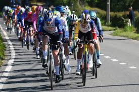Liège-Bastogne-Liège 2026: Evenepoel Seizes Early Advantage as Pogačar Struggles