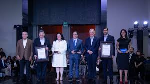 Otorgan el Premio Trayectoria EXATEC 2026 a líderes en salud y educación