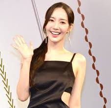 パク・ミニョンの“キスショット”