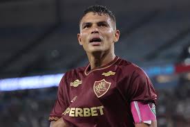 Por que Thiago Silva não está jogando em Fluminense x Vasco?