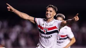 São Paulo libera Enzo Díaz até ir ao CT e dá aval para lateral buscar novo clube