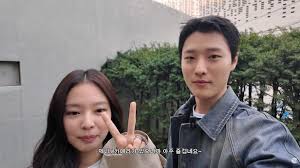 WOODZ and Jennie’s 11-Year Bond in Shopping Date