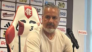 Boto, do Flamengo, opina sobre atrito de Cristiano Ronaldo e Jorge Jesus: "Triste para Portugal"