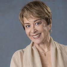 No ar em 'Além do Tempo', Nívea Maria explica decisão sobre aposentadoria