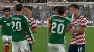 ¡Mateo Chávez se calentó! Dio cachetada a un rival y lo expulsaron en Estados Unidos vs México