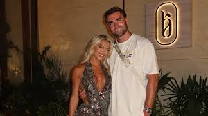 Love Island's Molly Smith and Tom Clare share first photos as a married couple - capitalfm.com