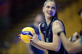 Em solo brasiliense, Júlia Kudiess estreia com a Seleção Brasileira na VNL