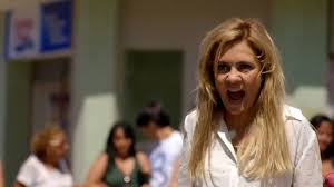 Adriana Esteves abre o jogo se voltaria a atuar como Carminha