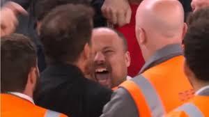 Diego Simeone, Técnico do Atlético de Madrid, É Expulso Após Confronto com Fãs do Liverpool em Anfield