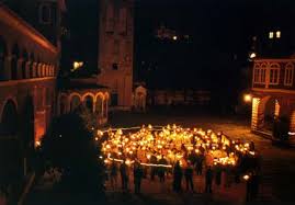 Картинки по запросу христовий хід навколо церкви на великдень