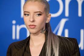 Young Miko anuncia una nueva gira de conciertos con 31 fechas en 11 países