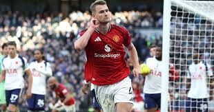 Tottenham 2-2 Manchester United: De Ligt has final say in chaotic draw