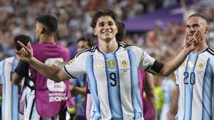 A qué hora juega Argentina hoy