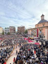 Fervor, tensión y un regalo secreto: Valencia celebra el día grande de la Virgen de los Desamparados