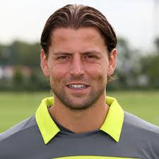 ... Roman Weidenfeller(32세)는 2016년까지 구단과의 계약을 연장했다. http://www.vi.nl/nieuws/240784/Fischer-blijft-waakzaam-bij-Ajax-Snel-weer-vergeten.htm - 1368166963