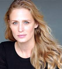 Samantha Smith plays Mary Winchester on Supernatural. - Samantha_Smith