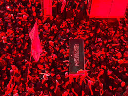 پیکر رهبر شهید انقلاب در حرم مطهر امام حسین علیه‌السلام + فیلم