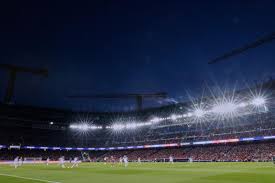 Miles de hinchas del Barcelona se topan con problemas en accesos al nuevo Camp Nou