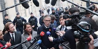 Crise Politique en France: Un Premier Ministre de Gauche, Vraiment?