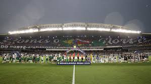 Andreas leva joelhada na lombar, deixa campo e preocupa Palmeiras