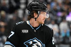 New Jersey Devils tender offer sheet to Utah Mammoth center Barrett Hayton