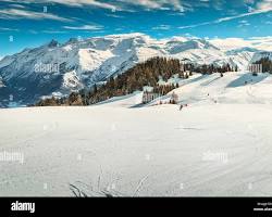 Alpe d'Huez ski slopes winter panorama mountains sunshine, wygenerowane przez AI