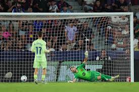 FC Barcelona Beat Levante: Referee Controversy Spark Sparks Debate - Imagen principal del artículo