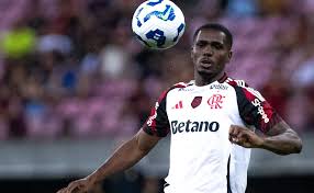 Evertton Araújo pode assinar com clube alemão; Flamengo exige R$ 122 milhões após a Copa do Mundo