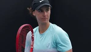 Angelina Kalinina beat Katarzyna Kawa to reach Antalya final