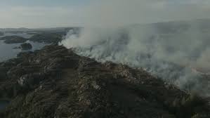 15 bustadar er evakuerte. Fitjar har sett krise­–beredskap