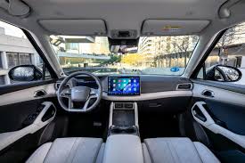 BYD Atto 2 DM-i Flex roda até 1.045 km, entrega 197 cv e custa R$ 169.990