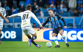 Arthur, Coutinho e mais: veja lista de brasileiros sem clube