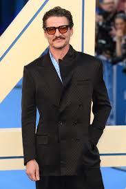 ¡Bomba en Hollywood! Pedro Pascal Cambia de Estilista: ¿Fin de una Era? - Imagen ilustrativa del artículo