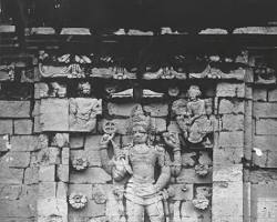 Gambar Candi Arjuna reliefs