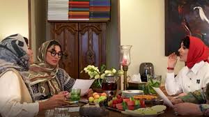 فیلم آواز باشکوه مریم امیرجلالی، سیما تیرانداز، خاطره حاتمی و حوریه مقدم دور هم / آهنگ دیدم تو خواب وقت سحر، شهزاده‌ای زرین کمر....