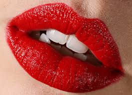 Resultado de imagem para beijo na boca DE LABIOS VERMELHOS