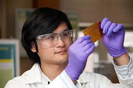 Liang Wang is conducting research to improve the quality of fuel cell technology. - LiangWang_FuelCell_045