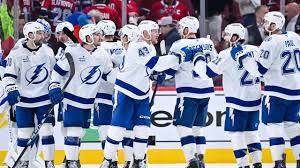 Oilers' Connor McDavid: Deals two assists in Game 4