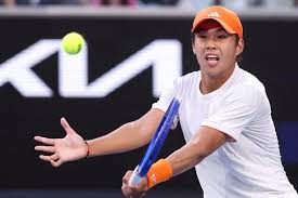 Rival de João Fonseca bate Medvedev e pela primeira vez vai às quartas de um Grand Slam