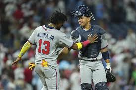 ¡Choque de Titanes! Cubs vs. Braves: ¿Quién Domina Wrigley Field? - Imagen principal del artículo