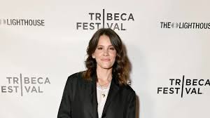 Sosie Bacon, the Daughter of Kevin Bacon and Kyra Sedgwick, Is a Red Carpet Stunner Who Resembles Her Mom