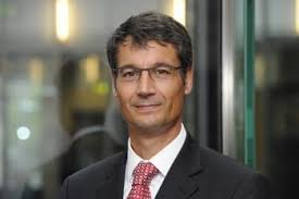 Tilmann Spohr war über 20 Jahre für meist Financial Services Unternehmen in verschiedenen strategischen und operativen Funktionen im In- und Ausland tätig. - tilmann_spohr_profil_20111026_0