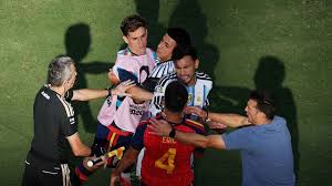 La trifulca posterior a la final convirtió a Argentina en la selección con más tarjetas rojas en la historia de los Mundiales.