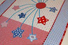 Résultat de recherche d'images pour "4th of July table runners"