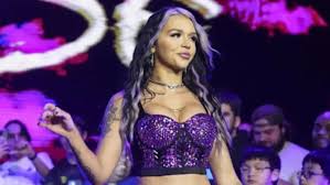Cora Jade: Pourquoi la star du catch fait une pause inattendue! - Imagen principal del artículo