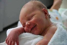 Αποτέλεσμα εικόνας για Lo stupendo sorriso di un bimbo mentre viene accarezzato Sono io su di te