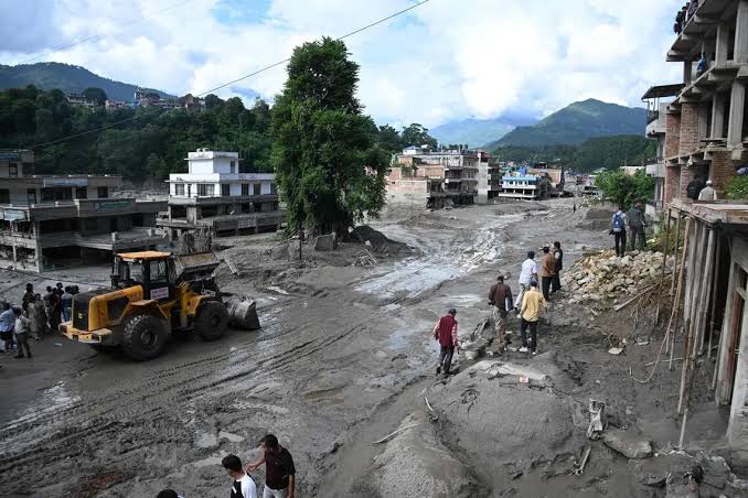 Nepal-Tibet floods: death toll nears 400 as Nepal and China warn of fresh flooding risk; over 1,400 missing