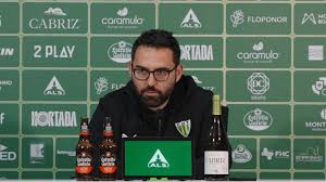 Gonçalo Feio quer ver o Tondela com a «cabeça fria e o coração quente»