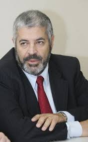A Polícia Federal do Paraná tem cópia de transferências bancárias que comprovariam que Francisco Narbal Alves Rodrigues, ex-coordenador nacional do Programa ... - tn_280_651_francisco_rodrigues_0605