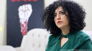 نرگس محمدی به هفت سال و نیم زندان محکوم شد
